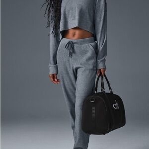 ✨ ALO Muse Sweatpants - Steel Gray